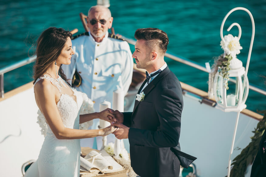 Celebrazione matrimonio in barca