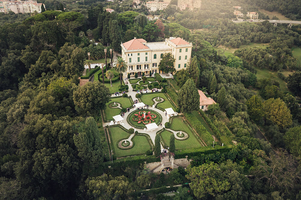 vista dall'alto su villa marigola con il drone, durante un matirmonio